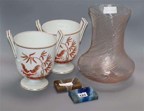 A Murano vase, a pair of Italian vases and two agate ashtrays tallest 28cm